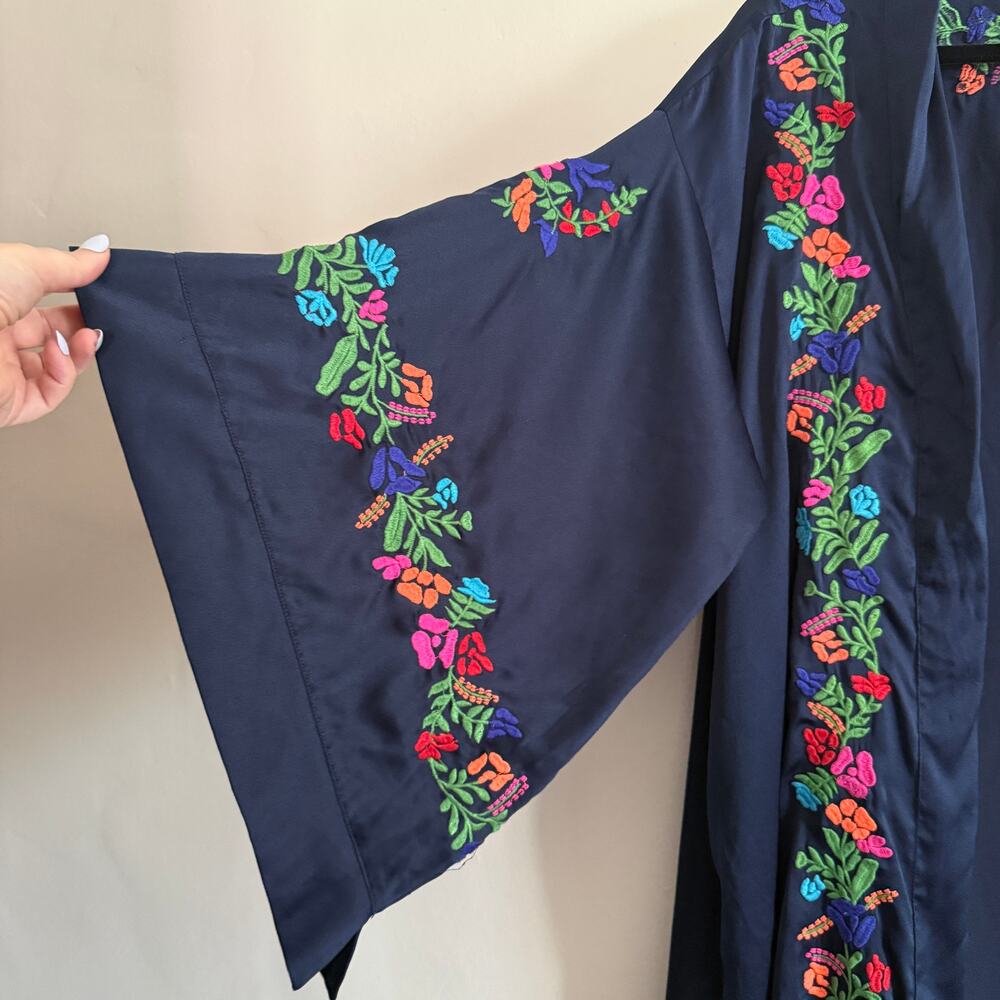 FREE PEOPLE Navy Blue Satin FLoral Embroidered Bell Sleeve Kimono *Missing belt - Picture 5 of 8